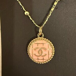 CHANEL Gold and Pink Zipper Pull | Women’s accessories